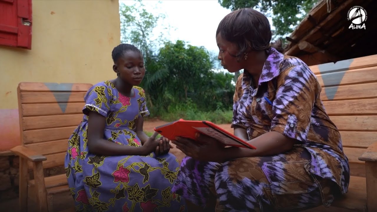 Centrafrique : Des accoucheuses traditionnelles sauvent des vies grâce à une Appli Mobile | ALIMA